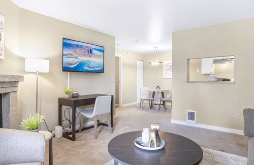 Mountlake Terrace Apartment | Modern Apartment in Prime Location (ID8407X90)