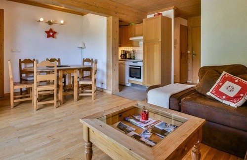 Le Chinaillon Apartment | Modern apartment at ski slopes, pets allowed, parking