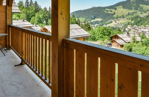 Le Chinaillon Apartment | Modern apartment at ski slopes, pets allowed, parking