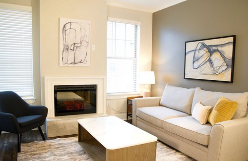 Briargate Apartment | Modern Apartment in Prime Location (ID2045X48)