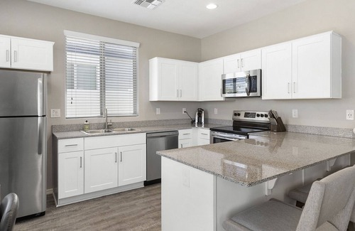 Litchfield Park Apartment | Modern Apartment in Prime Location (ID8464X51)