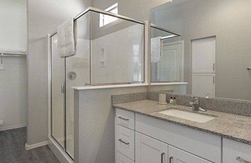Litchfield Park Apartment | Modern Apartment in Prime Location (ID8464X51)