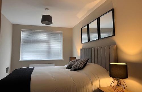 Shirley Apartment | Modern Apartment - BHX NEC - Free Secure Gated Parking