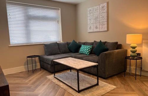 Shirley Apartment | Modern Apartment - BHX NEC - Free Secure Gated Parking