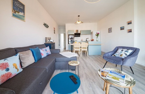 Porspoder Apartment | Modern Apartment by the Sea