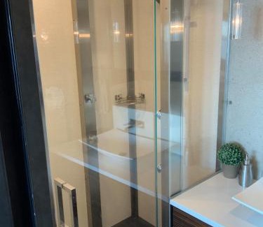 Vaudreuil Apartment | Modern apartment with magnificent views