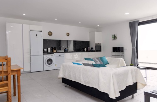 Tinajo Apartment | Modern Apartment - Casa Vista Bermeja