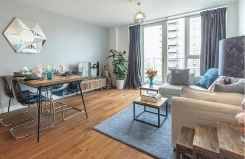 Crystal Palace Apartment | Modern Apartment close to the subway in London