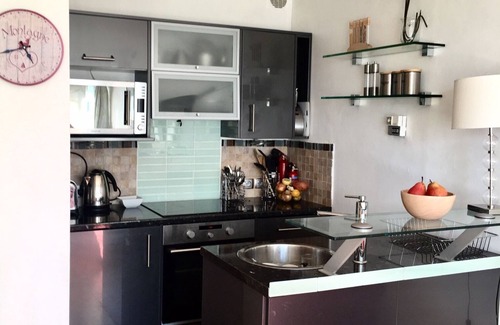 Les Deux Alpes Apartment | Modern Apartment Les 2 Alpes, Panoramic Views Ski-in/out-lift 1min. Free Wi-fi.