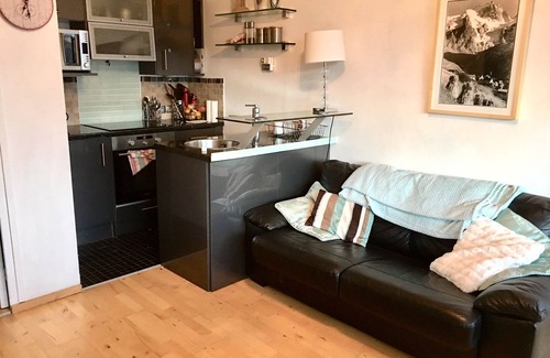 Les Deux Alpes Apartment | Modern Apartment Les 2 Alpes, Panoramic Views Ski-in/out-lift 1min. Free Wi-fi.
