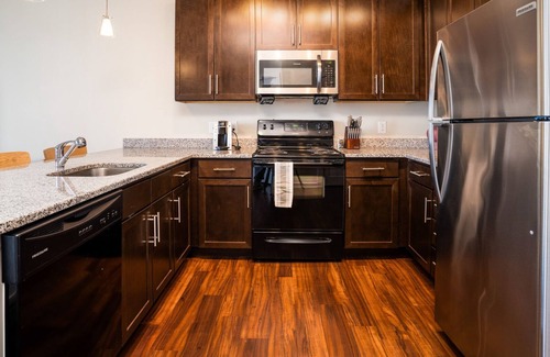 Indianapolis Apartment | Modern Apartment in Prime Location (ID9453X03)