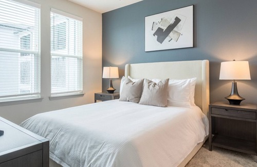 OakLeaf Plantation Apartment | Modern Apartment in Prime Location (ID8375X72)