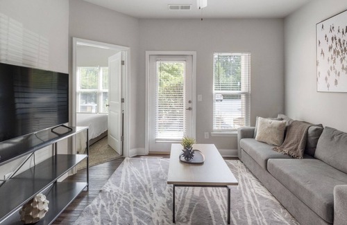 Johns Island Apartment | Modern Apartment in Prime Location (ID3619X04)