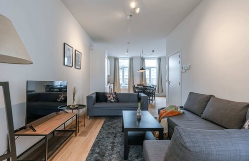 Amandus - Atheneum Apartment | Modern apartment in the city of Antwerp