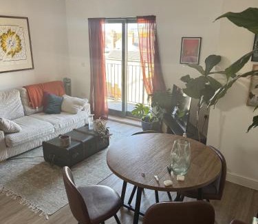 Chelmsford House | Modern apartment in Chelmsford city Long Stays Welcome