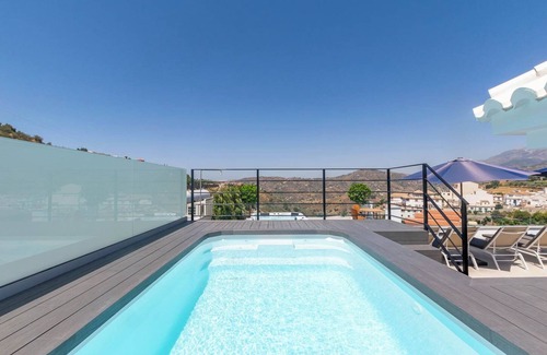 Competa Apartment | Modern apartment in Competa with Mountain View, Shared Pool & Wi-Fi