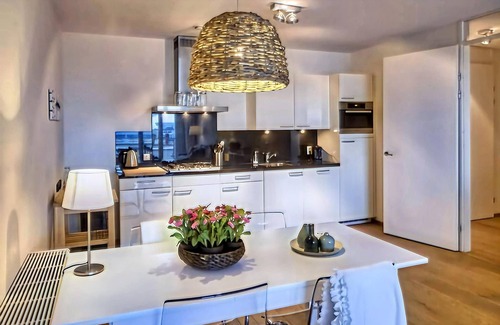 Vissershaven Apartment | Modern Apartment in Den Haag