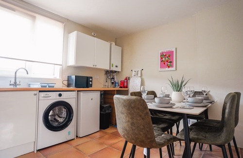 Clydebank Apartment | Modern Apartment in West Dunbartonshire