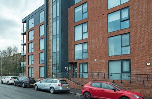 Sheffield Condo | Modern Apartment in Prime Location – APT 25