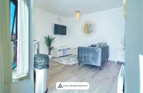 Sheffield Condo | Modern Apartment in Prime Location – APT 25