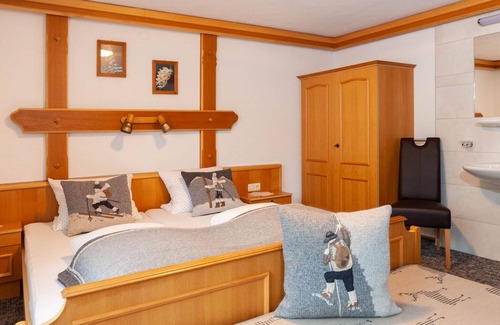 Kappl Villa | Modern Apartment in Kappl with Infrared Sauna