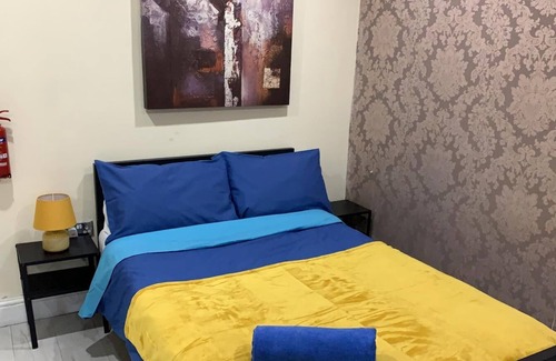 Leyton Apartment | Modern apartment in London, 2 min walk to tube, near Stratford