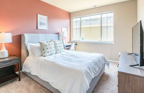 Lafayette Apartment | Modern Apartment in Prime Location (ID3506X47)