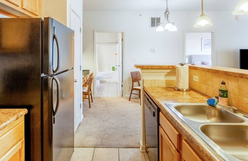 Lexington Apartment | Modern Apartment in Prime Location (ID3811X44)