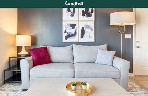 Lexington Apartment | Modern Apartment in Prime Location (ID6496X24)