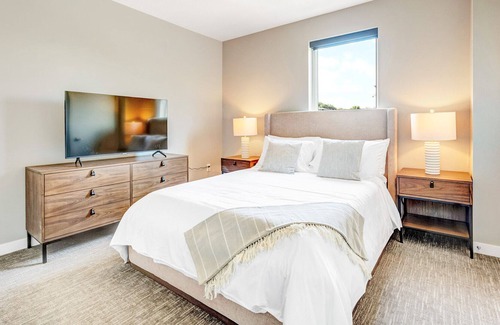 Nashville Apartment | Modern Apartment in Prime Location (ID6493X28)