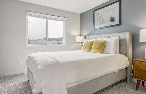 Vancouver Apartment | Modern Apartment in Prime Location (ID4517)