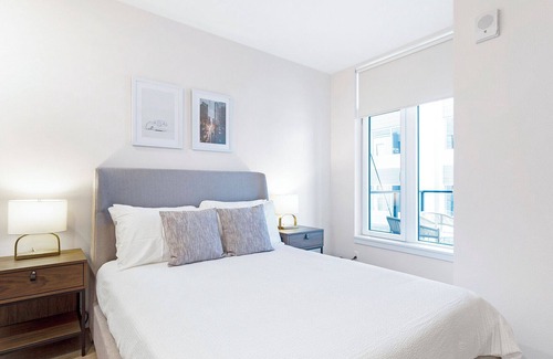 Downtown Vancouver Apartment | Modern Apartment in Prime Location (ID9173X17)