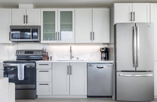 Downtown Vancouver Apartment | Modern Apartment in Prime Location (ID8566X33)