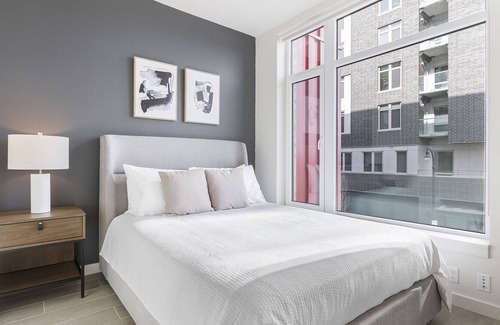 Downtown Vancouver Apartment | Modern Apartment in Prime Location (ID8566X33)