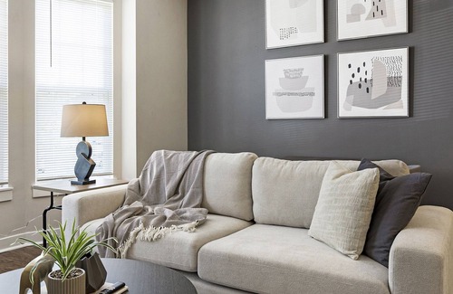 Westfield Apartment | Modern Apartment in Prime Location (ID7744X74)