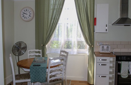 Gosport Apartment | Modern apartment in period Victorian town house