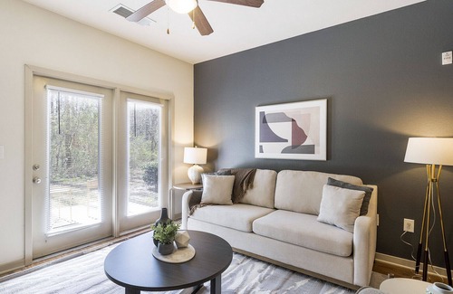 Shannon Apartment | Modern Apartment in Prime Location (ID3558X97)