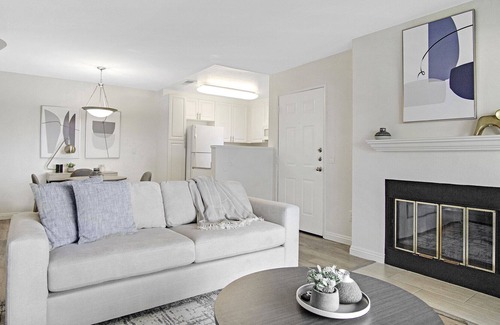 South Redlands Apartment | Modern Apartment in Prime Location (ID1233X125)