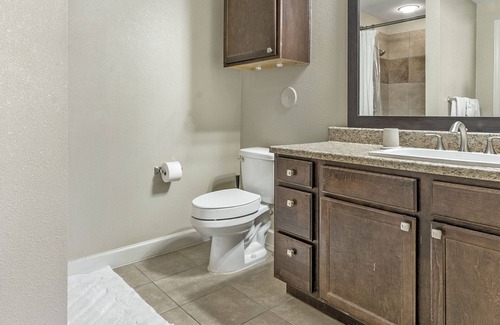 El Paso Apartment | Modern Apartment in Prime Location (ID7815X22)