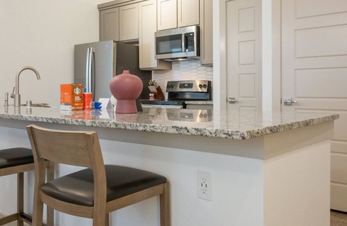 El Paso Apartment | Modern Apartment in Prime Location (ID8372X28)