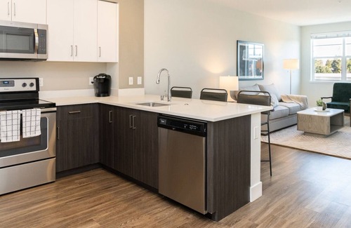 Centerville Apartment | Modern Apartment in Prime Location (ID9011X3)