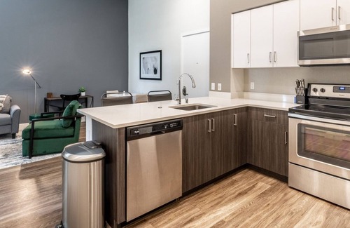 Centerville Apartment | Modern Apartment in Prime Location (ID9011X8)