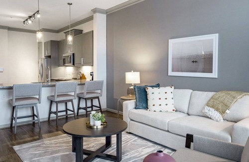 Garland Apartment | Modern Apartment in Prime Location (ID8403X71)