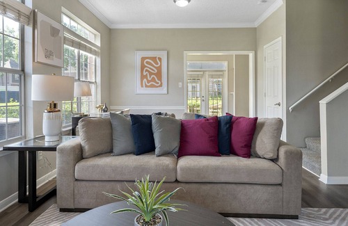 Ellendale Apartment | Modern Apartment in Prime Location (ID1166X382)