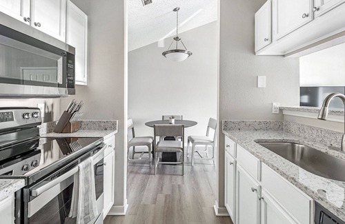 Ellendale Apartment | Modern Apartment in Prime Location (ID1170X757)