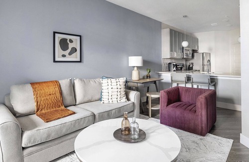 College Park Apartment | Modern Apartment in Prime Location (ID4332X66)