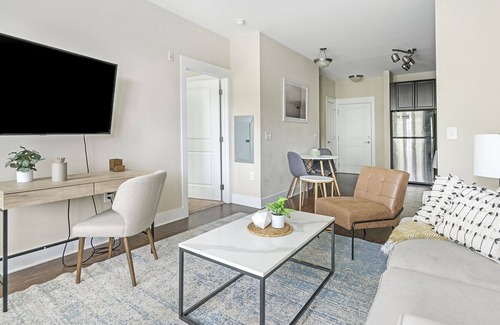 North Raleigh Apartment | Modern Apartment in Prime Location (ID2268X42)