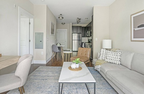 North Raleigh Apartment | Modern Apartment in Prime Location (ID2268X42)