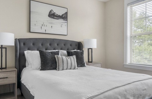 North Raleigh Apartment | Modern Apartment in Prime Location (ID5860X16)