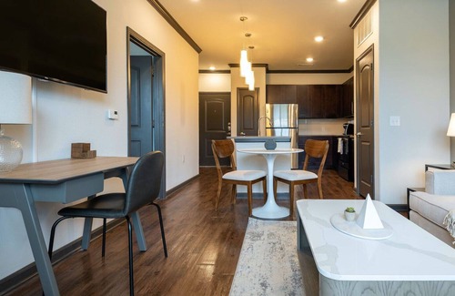 Steiner Ranch Apartment | Modern Apartment in Prime Location (ID3752X32)